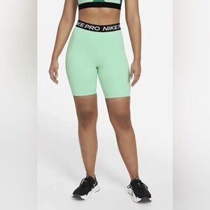 Nike Women's Mint Green Bike Shorts-XL